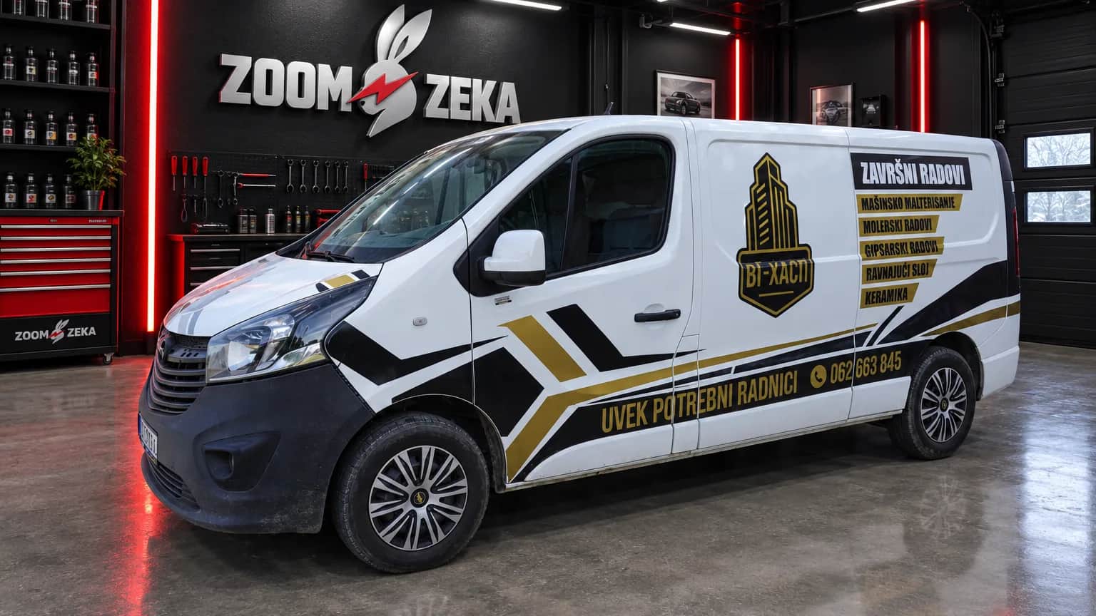 Brendiranje BG Hasl kombija zlatnom i crnom katovanom folijom
