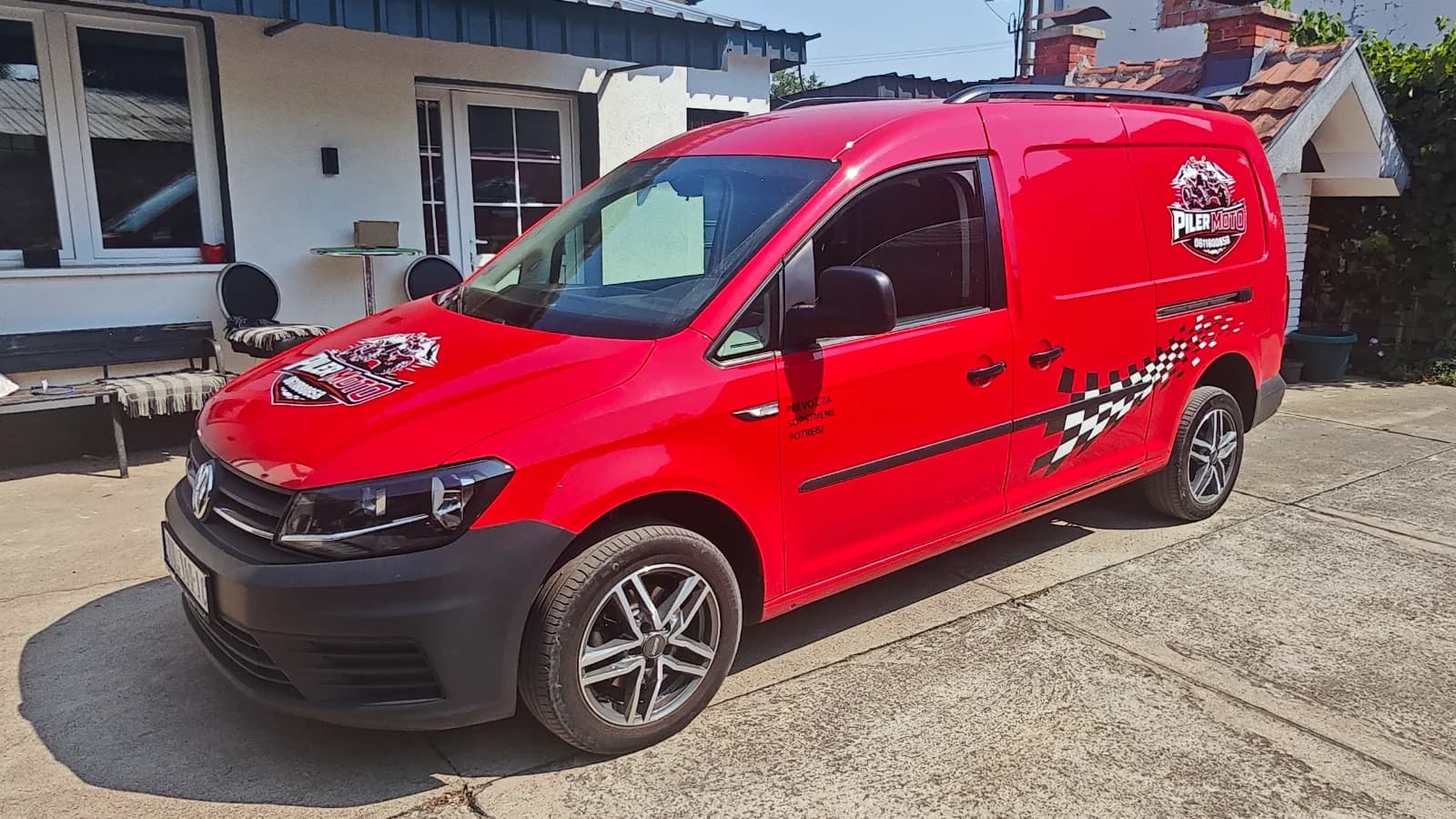 Brendiranje Caddy-ja katovanom folijom za prodajno vozilo